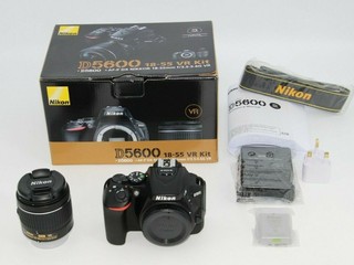 Nikon d5600 + AF-S DX Nikkor 18-55 mm VR + Nikon A