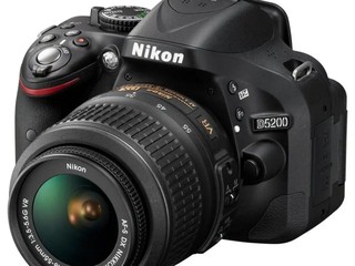 Nikon D5200 + objektív 18-55mm 3.5-5.6