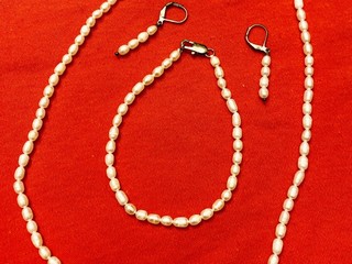 Náhrdelník, náramok, náušnice - pravé perly