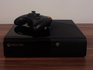 Xbox 360 STINGRAY 500 GB + 11 hier + príslušenstvo