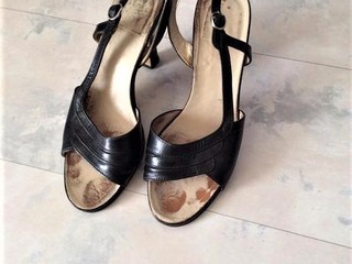Kožené sandálky č. 38