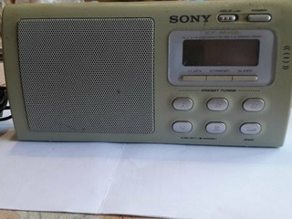 rádiobudík Sony ICF-M410 L