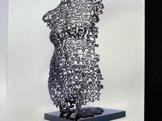 Bronzová socha - ženské torzo