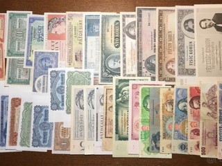 Kúpim bankovky( zbierky )