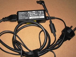 adapter CHICONY 19v / 2,1A /40 watt