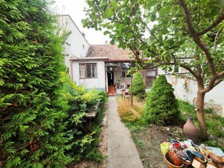 Rodinný dom v pokojnej časti Trnávky na ulici Revolučná