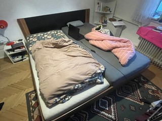 Manželská posteľ s roštom a matracmi