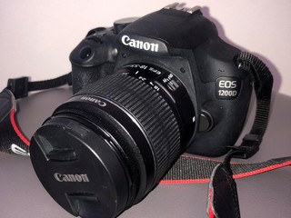 Canon EOS 1200D + objektív a príslušenstvo