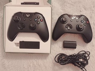 Xbox One Wireless Controller, Adapter a Charge Kit