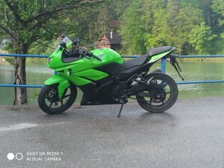 Predám Kawasaki ninja 250R