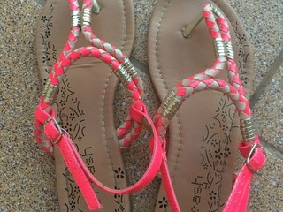 Ružové sandále