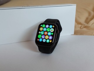 Apple Watch Smart Hodinky Series 7 - Čierna