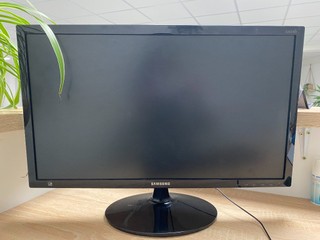 Počítač zostava Samsung S240D300 + HP desk