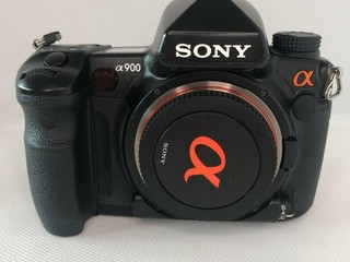 CHYBNÝ Fotoaparát SONY ALPHA900 (predaj na diely)