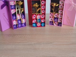 Boxy z voňavých mydlových ruží
