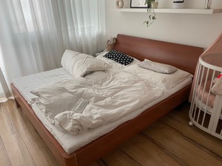 Manželská postel + nočné stolíky