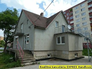 RK EXPRES - EXKLUZÍVNE na predaj rodinný dom v Handlovej, vhodný na podnikanie, ul. Mostná.