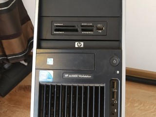 PC Hewlett Packard-stolový