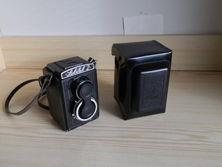 Starožitný fotoaparát Lubitel 2 (2)