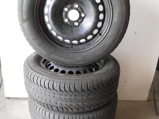 Plechové disky +pneu Ford