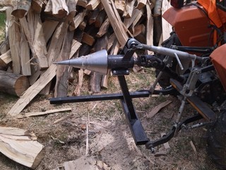 Kuželová štiepačka na drevo za traktor kužel 150mm