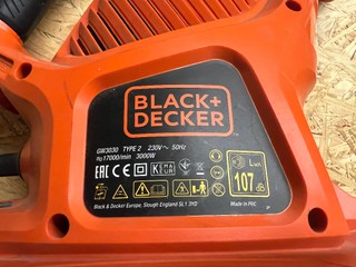 Vysavac listia Black & Decker GW3030