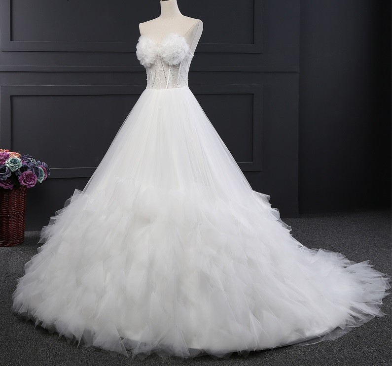 Extravagantné svadobné šaty 9 veľkostí, 2 farby - Nové Zámky | Bazar.sk