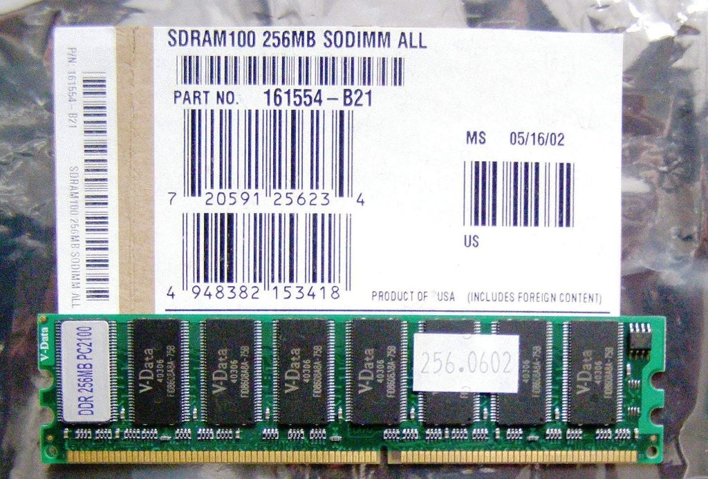 Pamäť SDRAM 100, 256 MB.