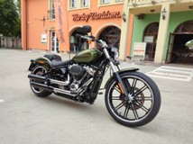 Harley Davidson Softail Breakout MY22 Mineral Green Metallic