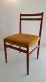 Stará čalúnená stolička, 42,5 x 80 x 44 cm, 1 kus