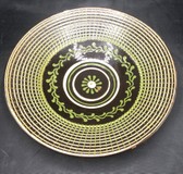 Zelený tanier z pozdišovskej keramiky