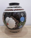 Váza vyrobená z pozdišovskej keramiky