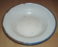 smaltovaný tanier