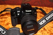 Predám digitálnu zrkadlovku Canon EOS 400D