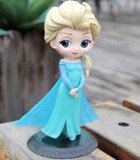Elsa figúrka na tortu