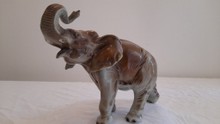Porcelánový slon, dĺžka 30 cm, výška 23 cm
