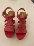 ružové sandále na platforme
